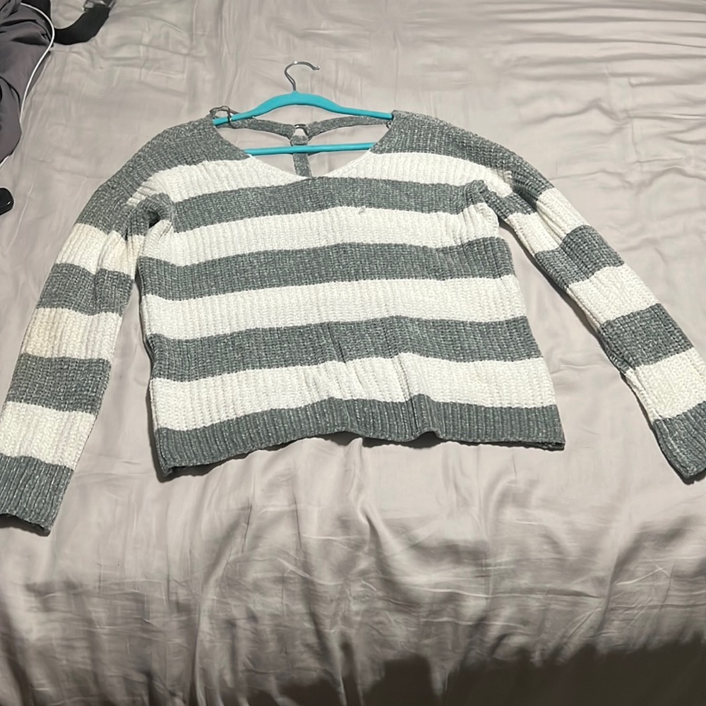Women’s polyester sweater